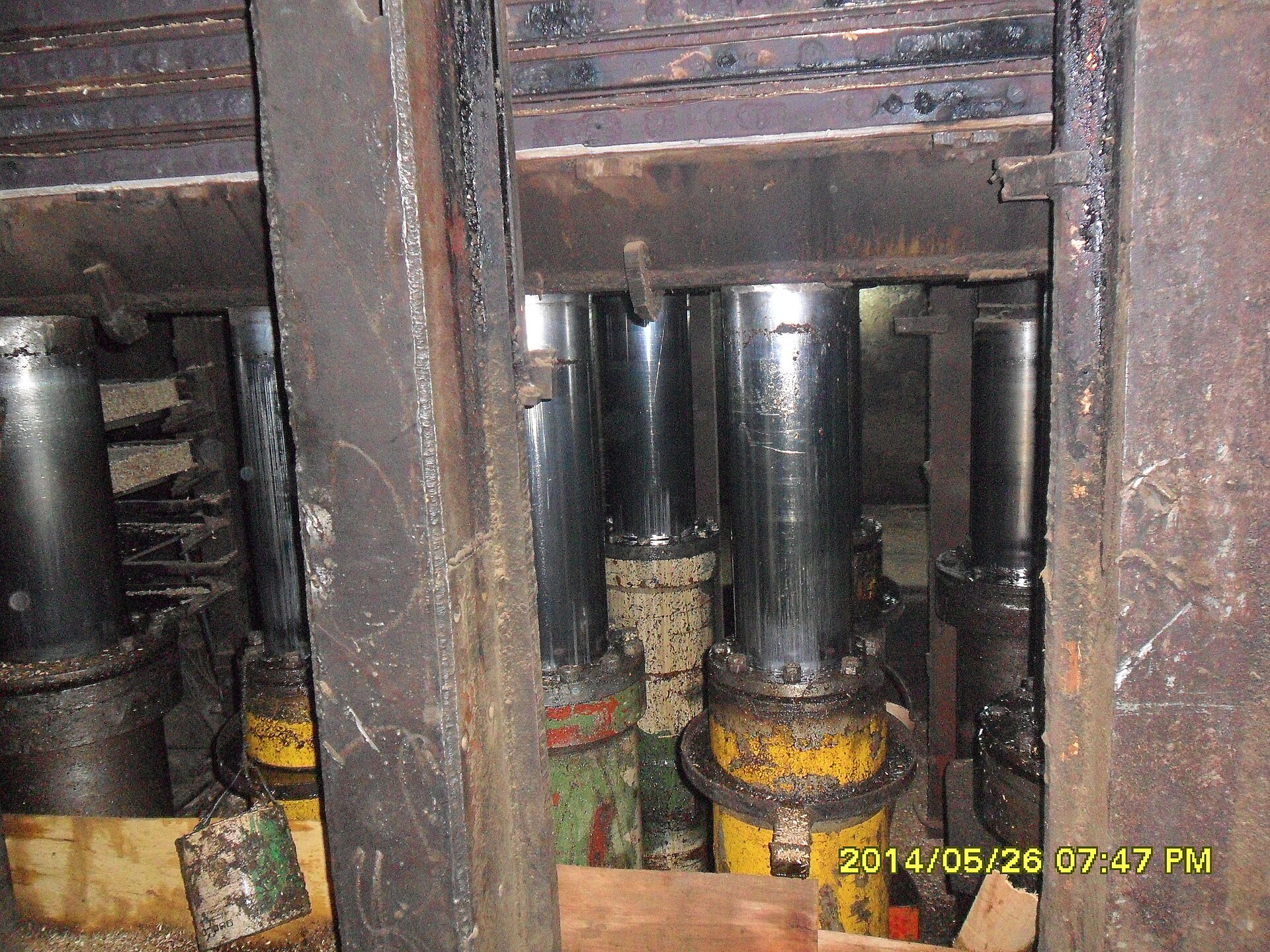 Hydraulic cylinders