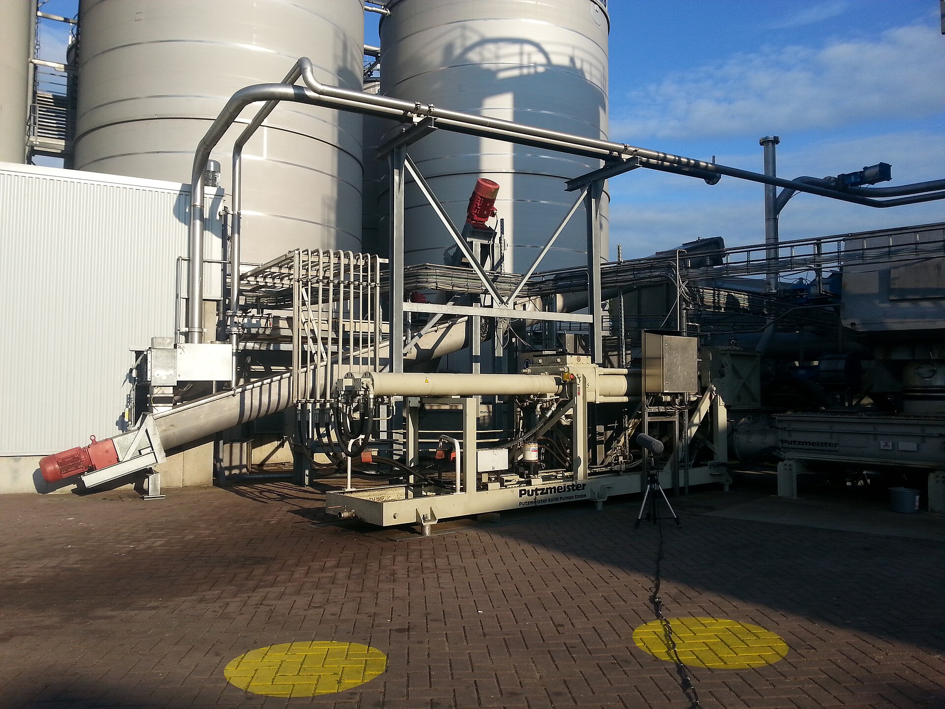 Hydraulic equipment and industrial proof area